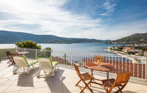 Seaview apartments